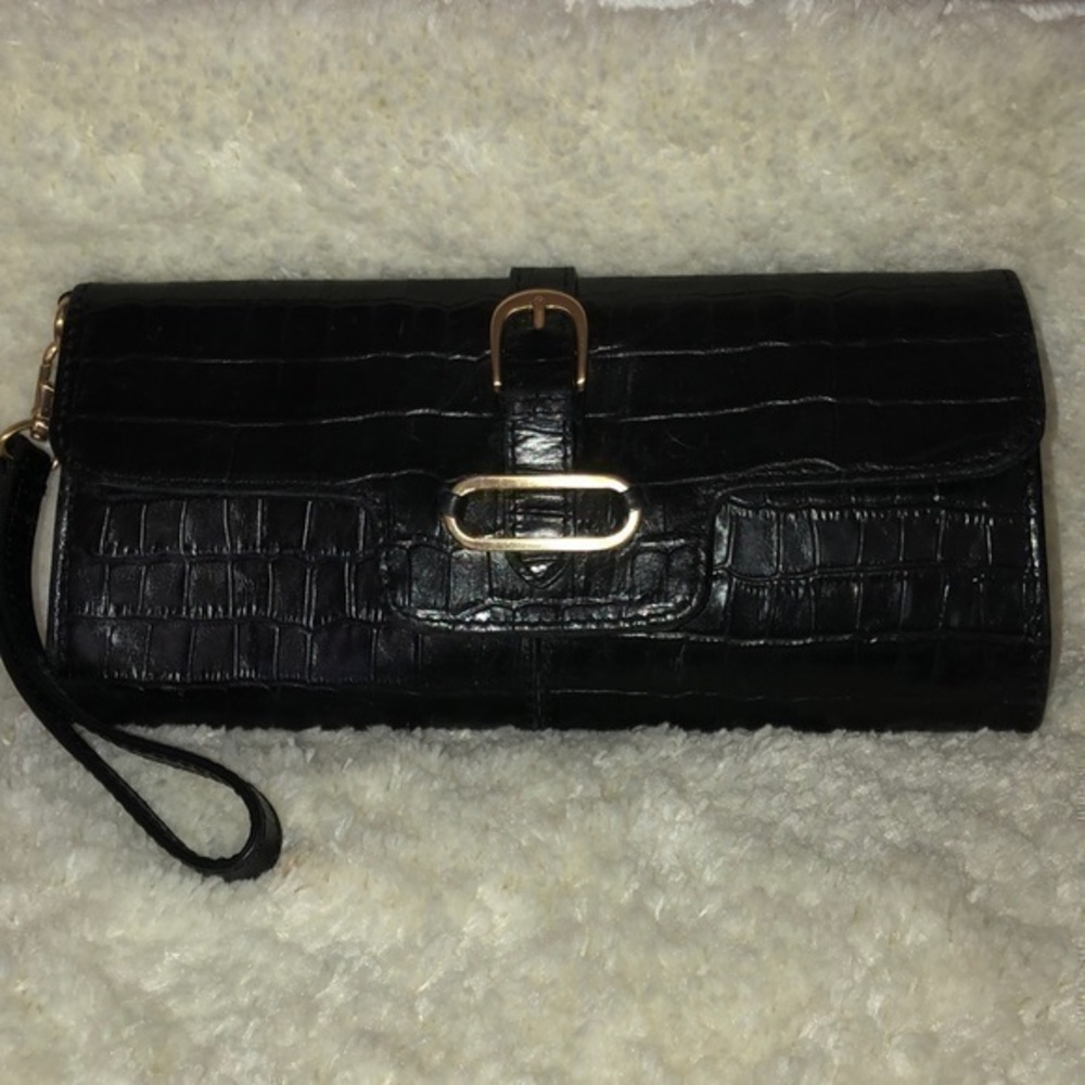 🍀🍀4 for $20🍀🍀 
Aqua Madonna wristlet